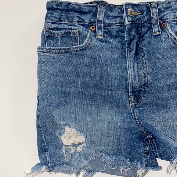 OLD NAVY jean or denim shorts - destructed - excellent condition - high rise - Picture 4 of 6